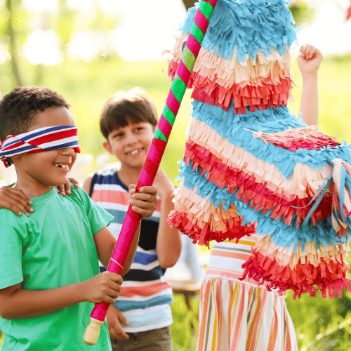 Pinata contenant des bonbons d'anniversaire